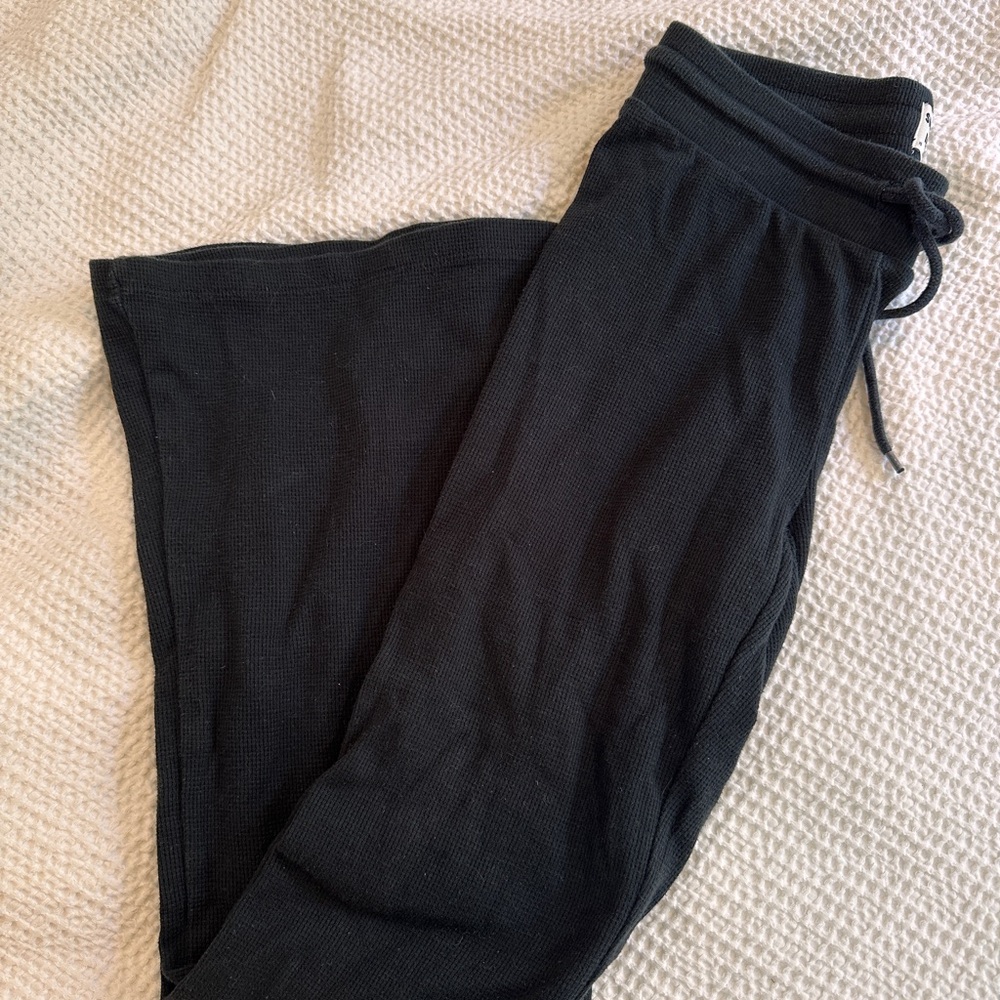 Aritzia Sunday Best black waffle knit leggings